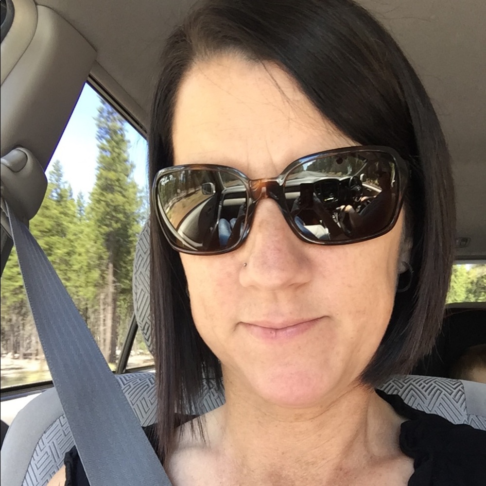 Meet your Posher, Nicole